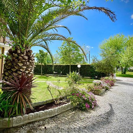 Bed&Breakfast Villa Lorena Forte dei Marmi Exterior photo