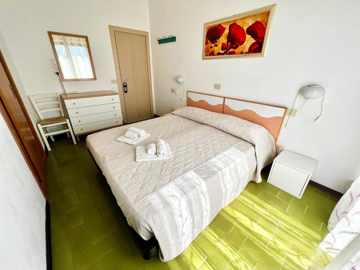 Bed&Breakfast Villa Lorena Forte dei Marmi Exterior photo