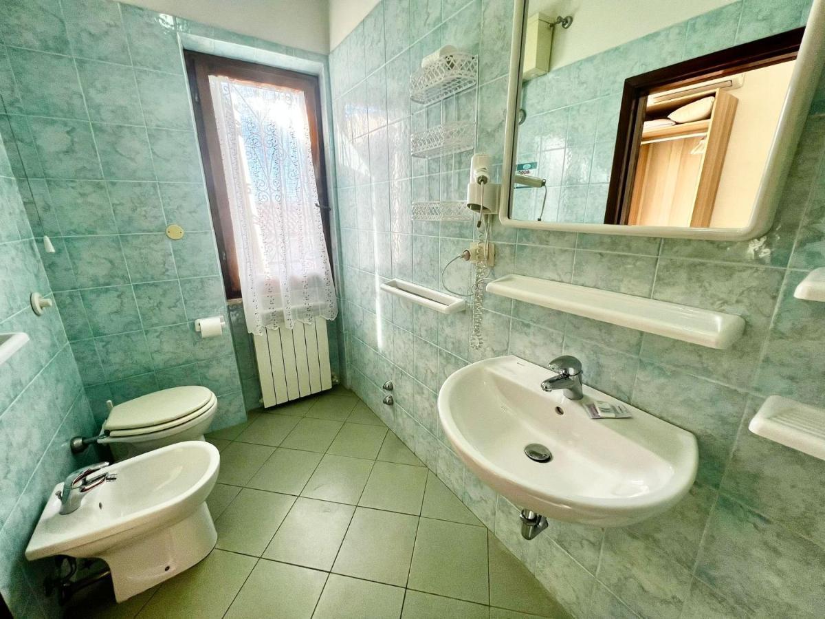 Bed&Breakfast Villa Lorena Forte dei Marmi Exterior photo