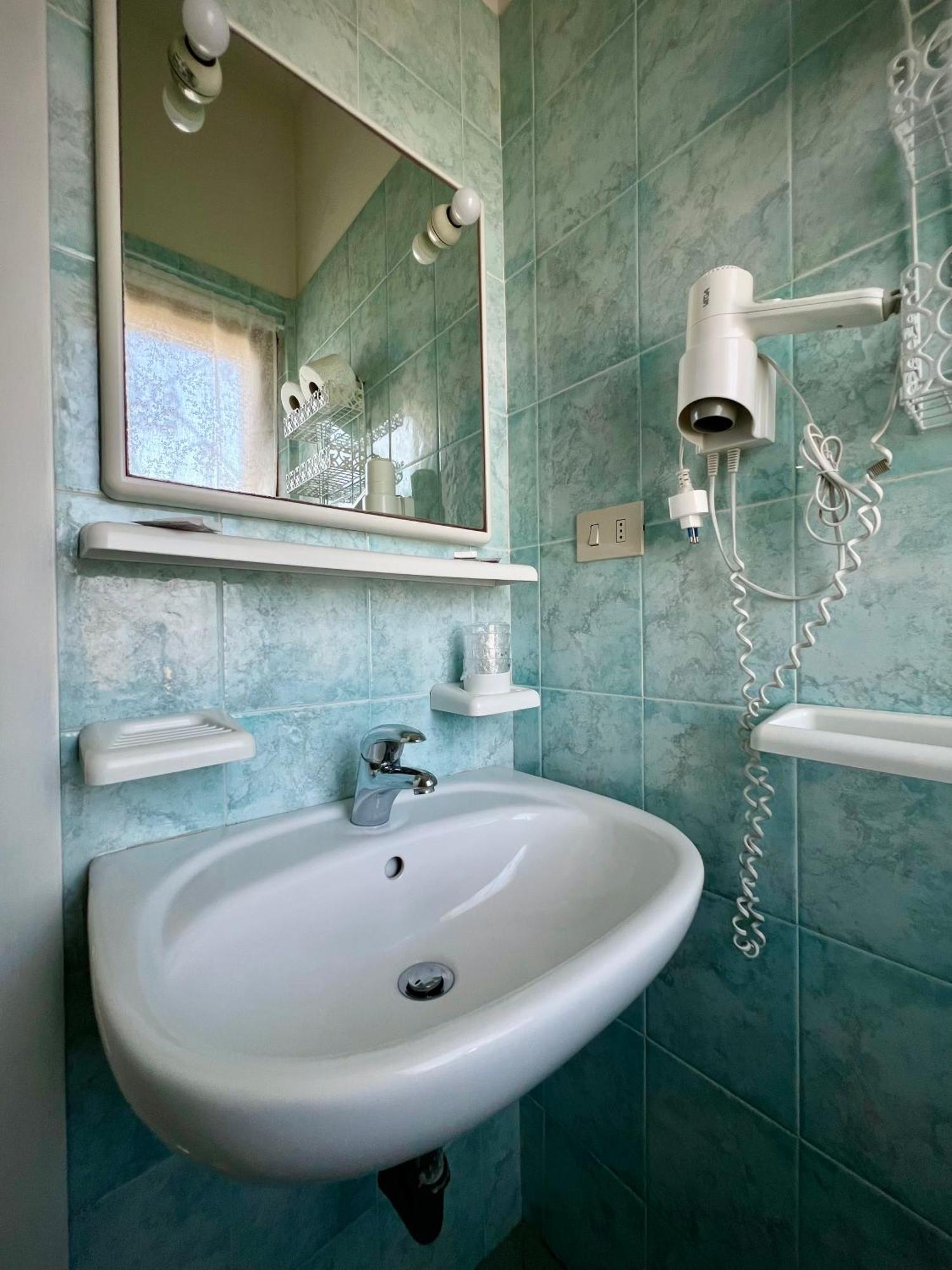 Bed&Breakfast Villa Lorena Forte dei Marmi Exterior photo